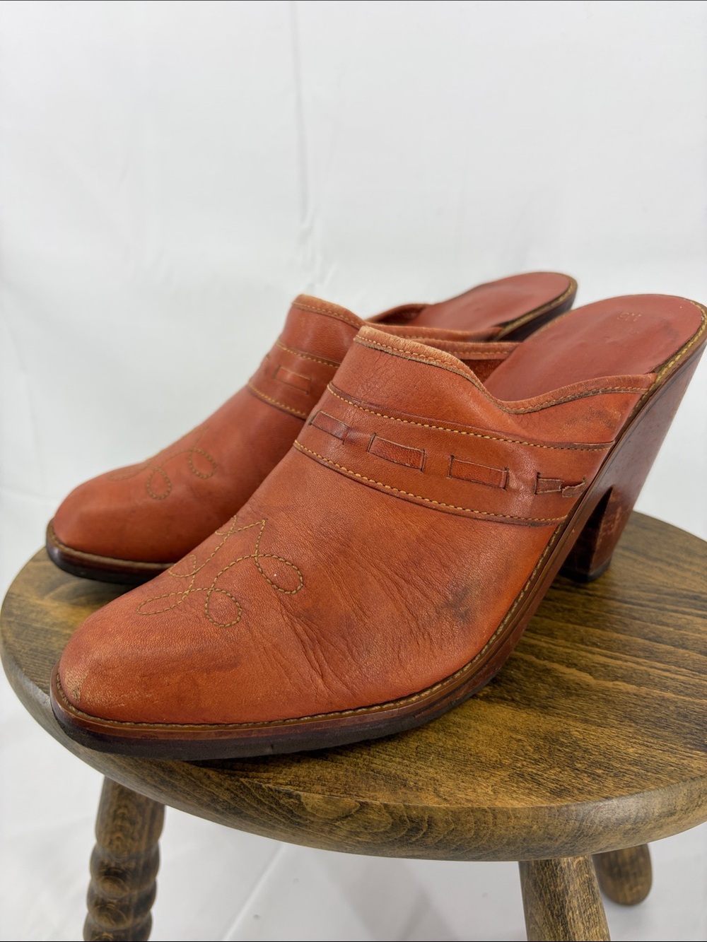 Vintage Red Leather Western Style Wood Heeled Clogs Mules, Womens 9